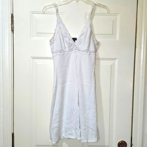 Hourglass Lace Accent Summer Sleeveless White Dress